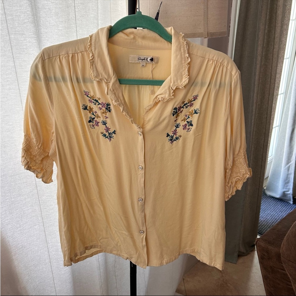 Stylish Cream Yellow Floral Embroidered Blouse with Rose Buttons by Simple Retro